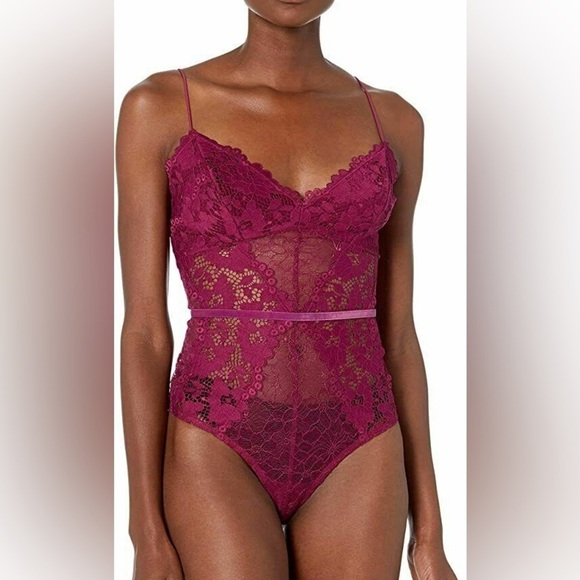 Guess lace teddy bodysuit Large - Picture 1 of 2